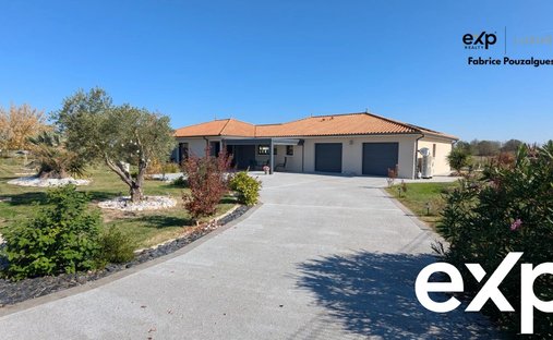 16th C Castle With Outbuildings, Perfectly Renovated