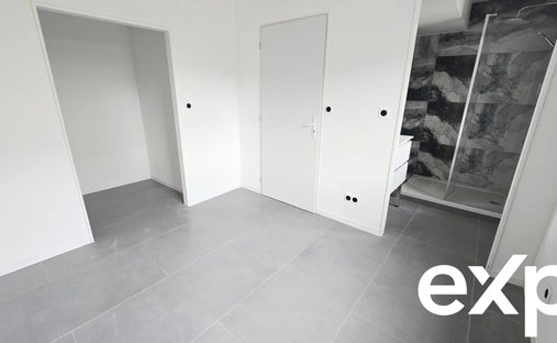 Castle for Sale in Bons-en-Chablais, Auvergne-Rhône-Alpes, France