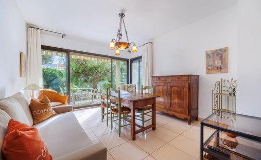 Castle for Sale in Cassis, Provence-Alpes-Côte d'Azur, France