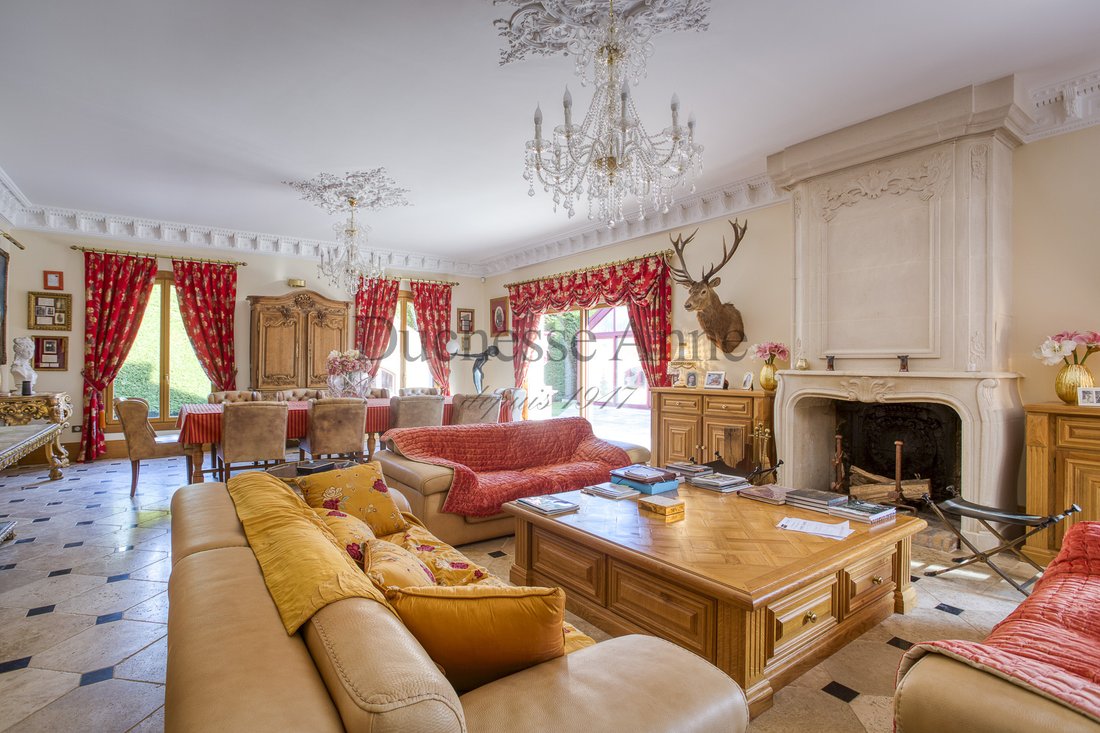 House in Montfort-l'Amaury, Ile-de-France, France 2 - 16832656