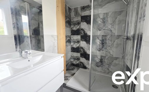 Castle for Sale in Bons-en-Chablais, Auvergne-Rhône-Alpes, France