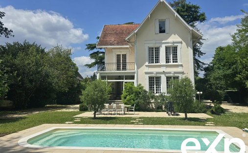 16th C Castle With Outbuildings, Perfectly Renovated