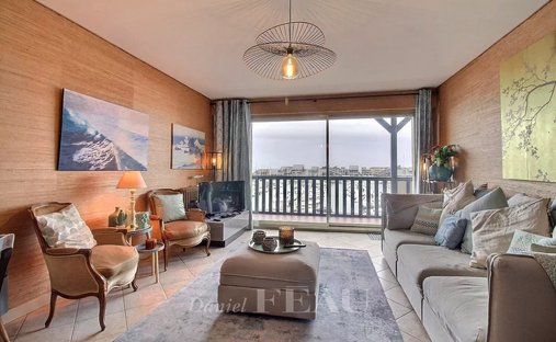 Manor House And Its Annexes Near Deauville