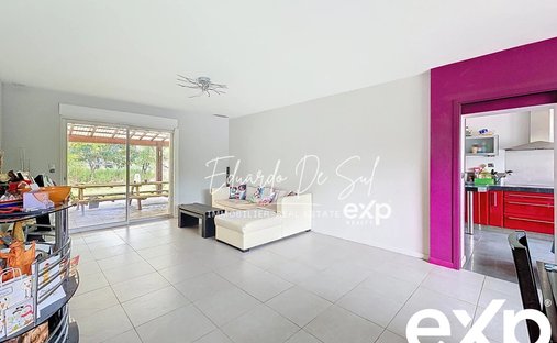 Castle for Sale in Mérignac, Nouvelle-Aquitaine, France