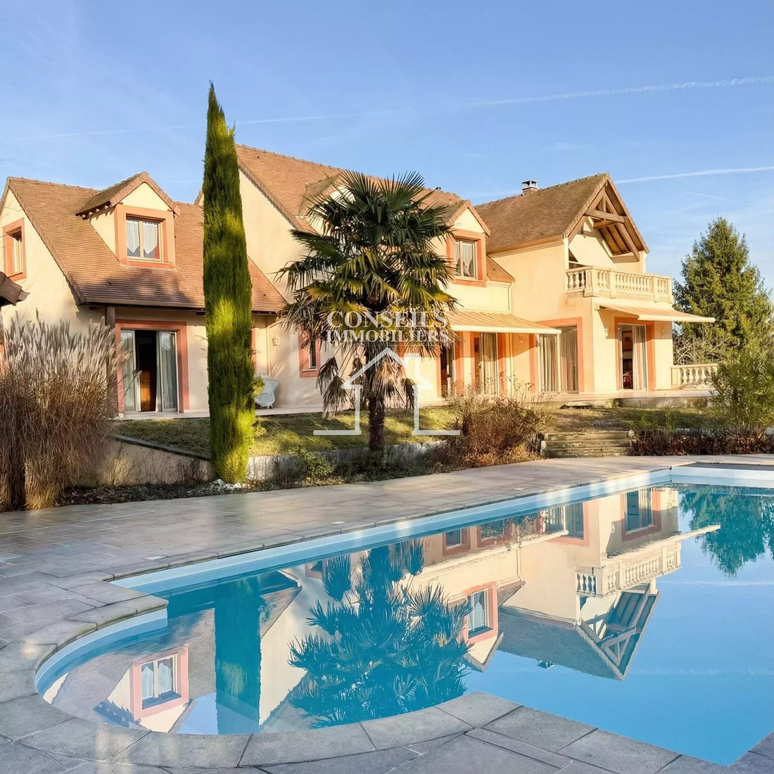 Estate in Saint-Julien-du-Sault, Bourgogne – Franche-Comté, France 1 - 16833106