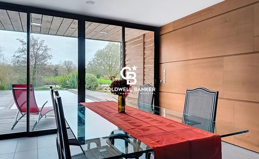 Castle for Sale in La Roche-sur-Yon, Pays de la Loire, France