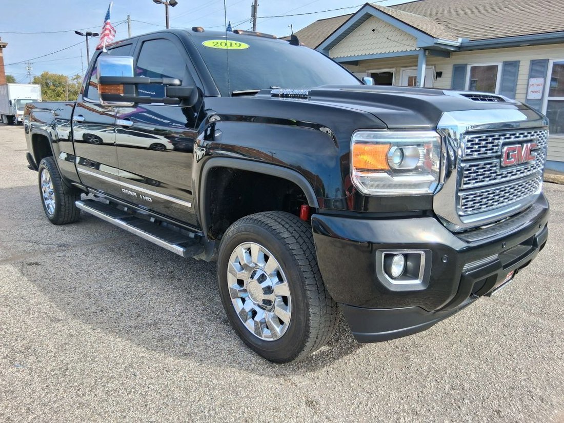 Pickup in South Bend, Indiana, United States 3 - 12748279