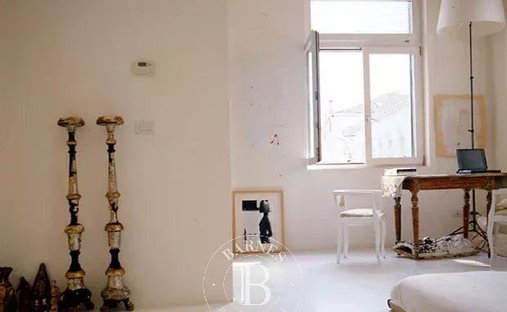 Castle for Sale in Venice, Veneto, Italy