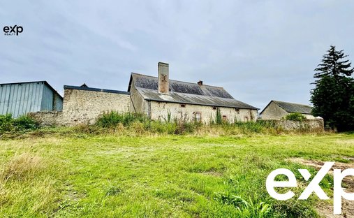 Castle for Sale in Laval, Pays de la Loire, France