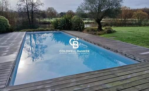 Castle for Sale in La Roche-sur-Yon, Pays de la Loire, France