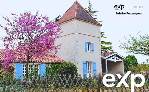 The Noble Chartreuse With Swimming Pool And Pigeoneer