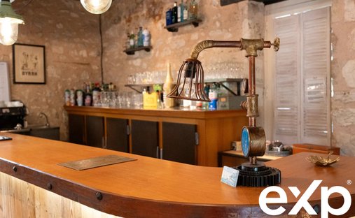 The Noble Chartreuse With Swimming Pool And Pigeoneer