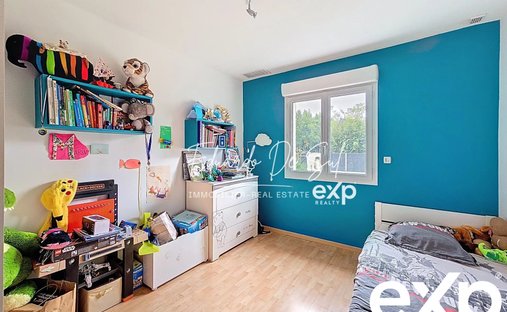 Castle for Sale in Mérignac, Nouvelle-Aquitaine, France