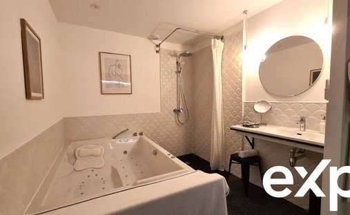 Castle for Sale in Pézenas, Occitanie, France