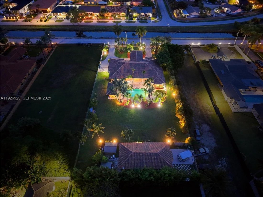 House in Miami, Florida, United States 4 - 16835047