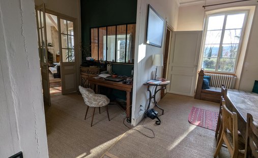 An Urban Chateau Dating Back To 1930 With An Outhouse, A Swimming Pool And Tree Dotted Grounds