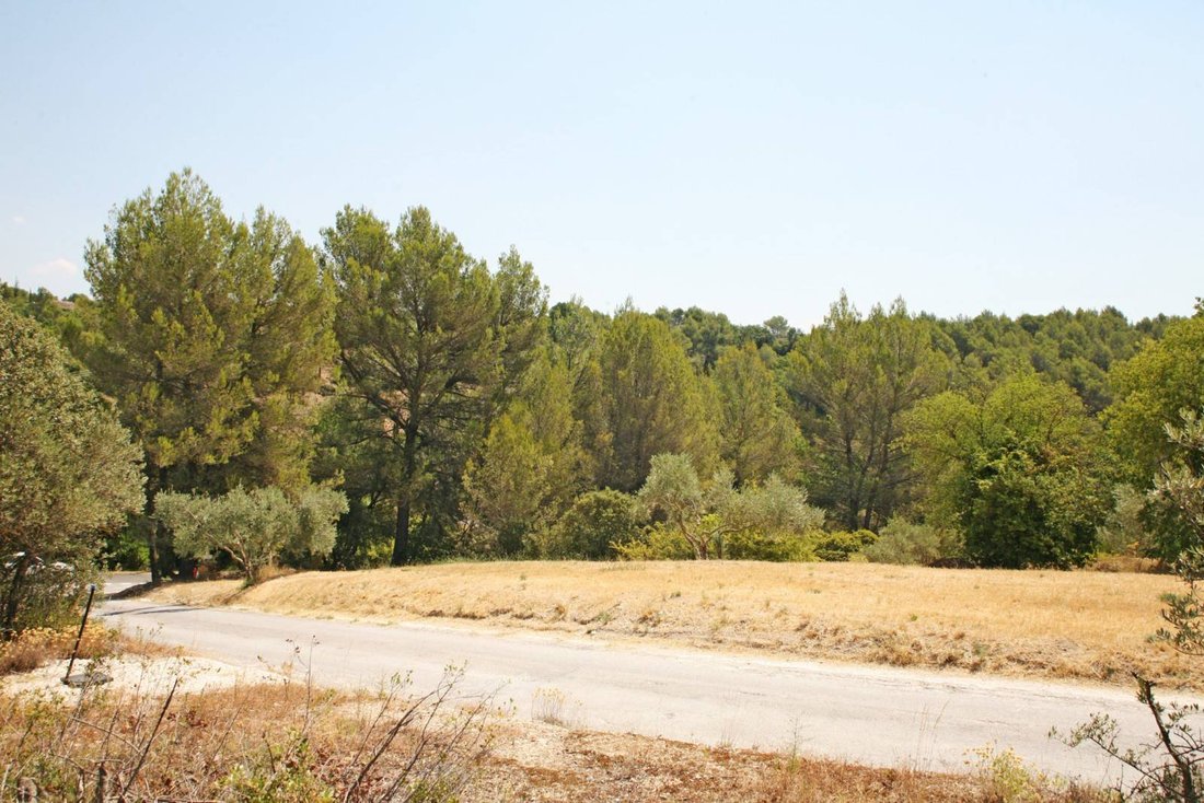 Land in Gordes, Provence-Alpes-Côte d'Azur, France 3 - 16836779