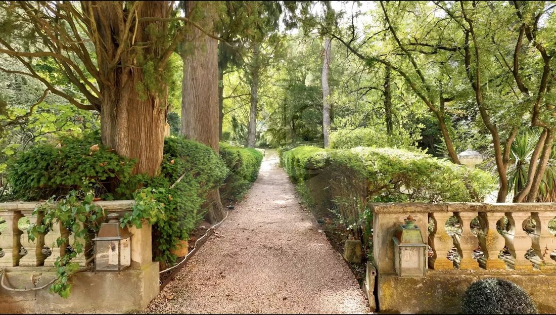Estate in Comtale-Cente-Cours Mirabeau, Aix-en-Provence, France 2 - 16839924