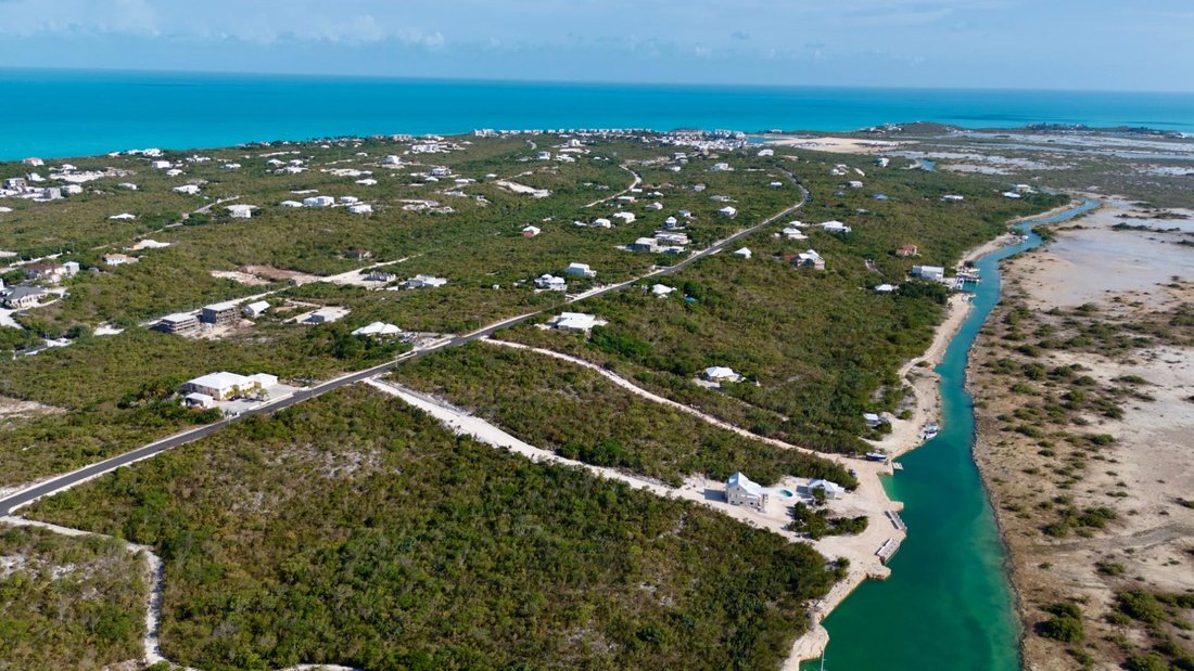 Land in Long Bay Hills, Caicos Islands, Turks and Caicos Islands 4 - 16833417