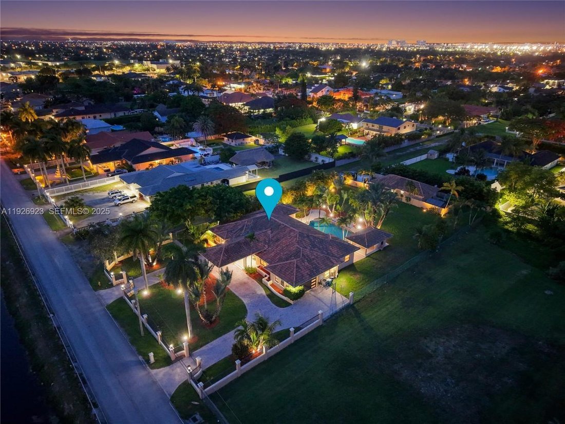 House in Miami, Florida, United States 2 - 16835047
