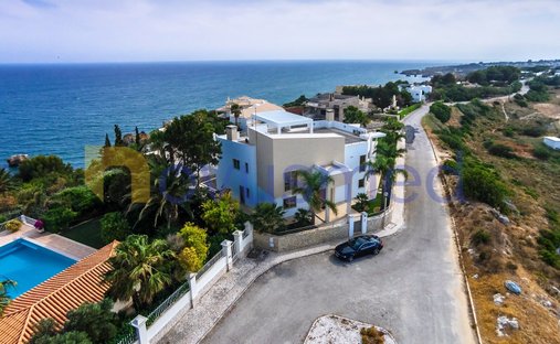 House in Olhos de Agua, Algarve, Portugal 1