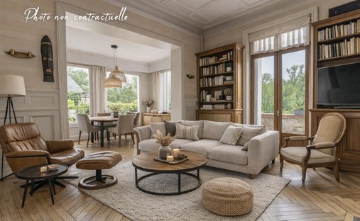 Estate in Saint-Etienne-de-Chigny, Centre-Val de Loire, France 1