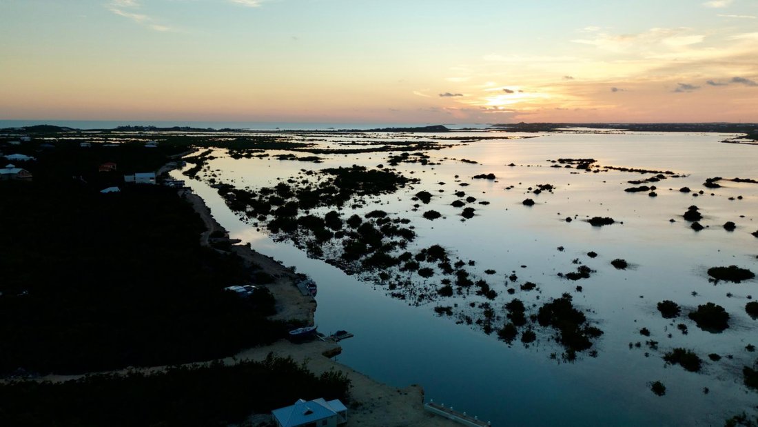 Land in Long Bay Hills, Caicos Islands, Turks and Caicos Islands 3 - 16833417