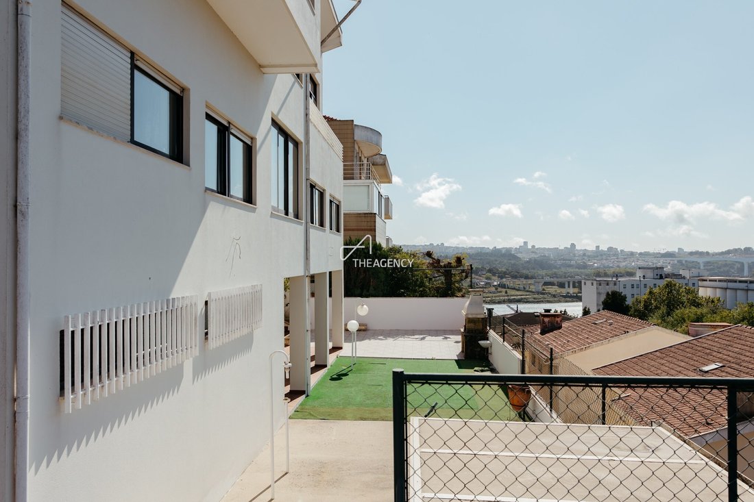 Villa in Valbom, Porto District, Portugal 1 - 16832235