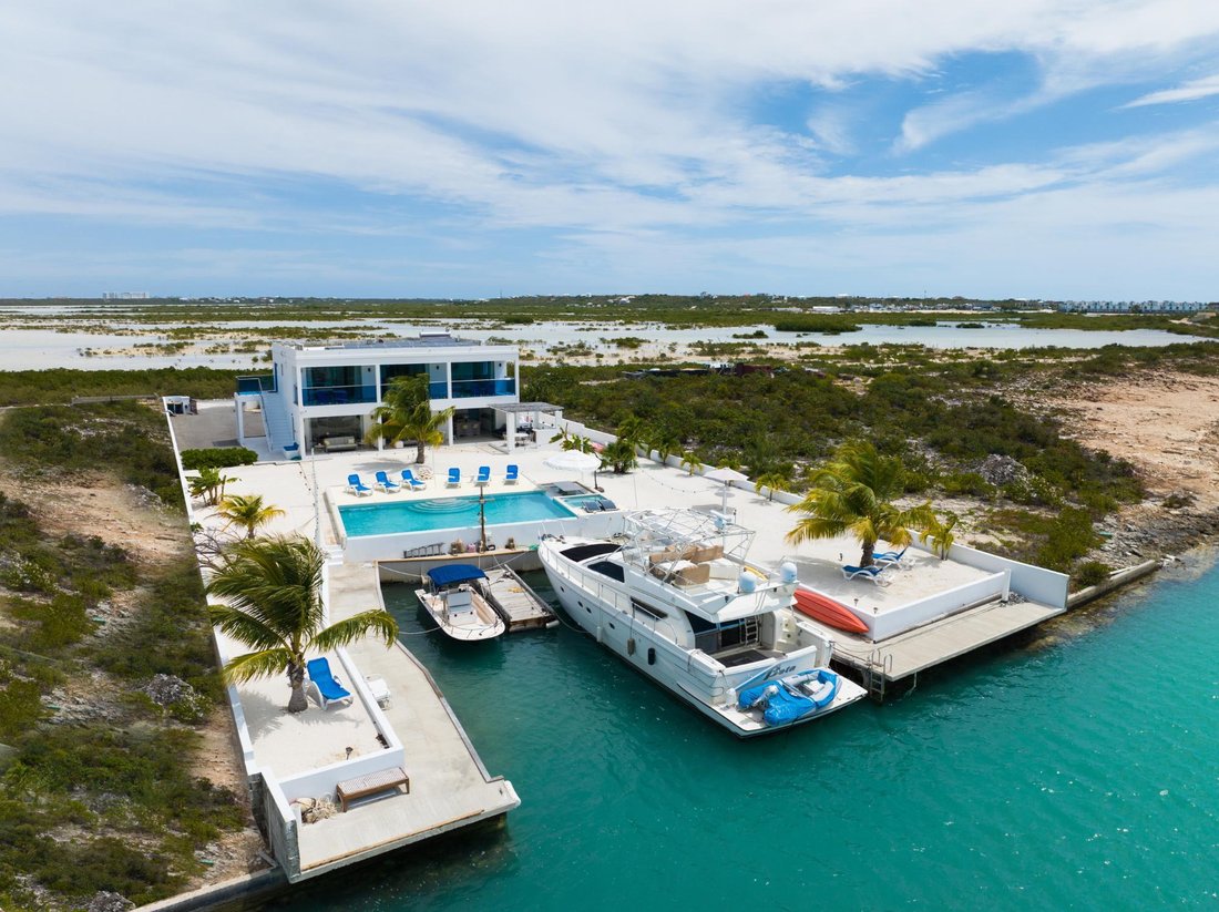 House in Long Bay Hills, Caicos Islands, Turks and Caicos Islands 3 - 16833412