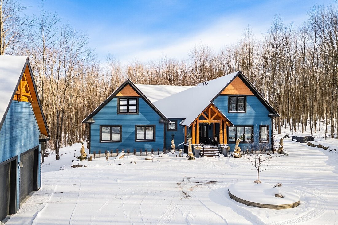 House in Bromont, Quebec, Canada 3 - 16540858