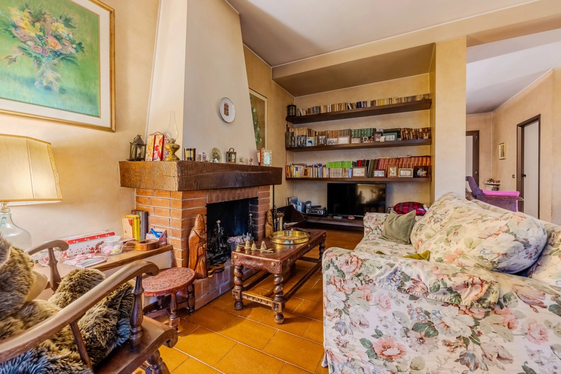 Villa in Arese, Lombardy, Italy 4 - 16832643