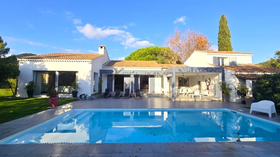 Villa in Centre Ville, Carqueiranne, France 1 - 16831313