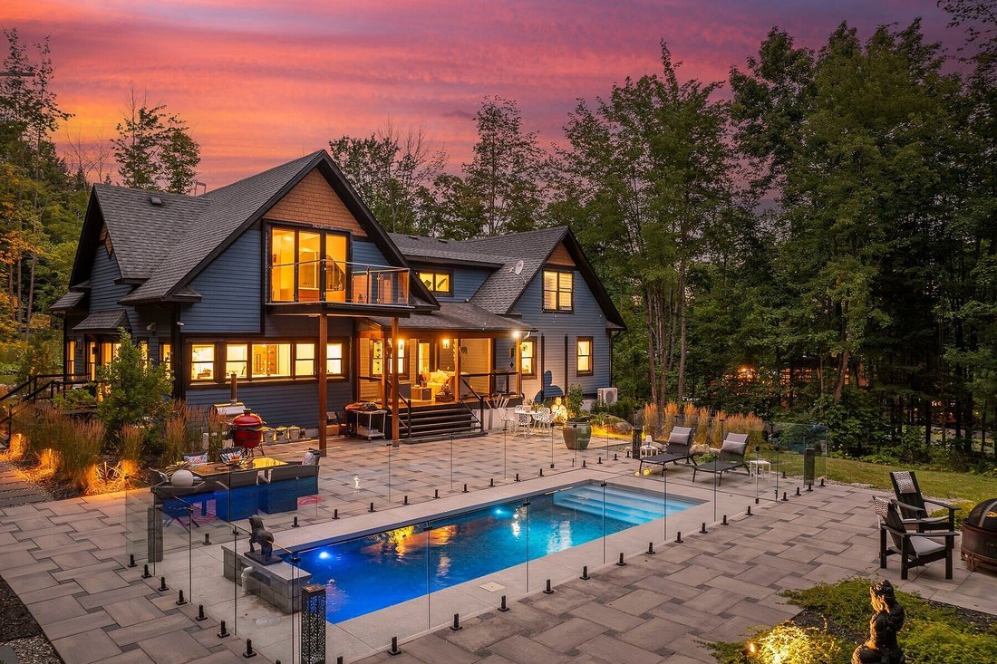 House in Bromont, Quebec, Canada 1 - 16540858
