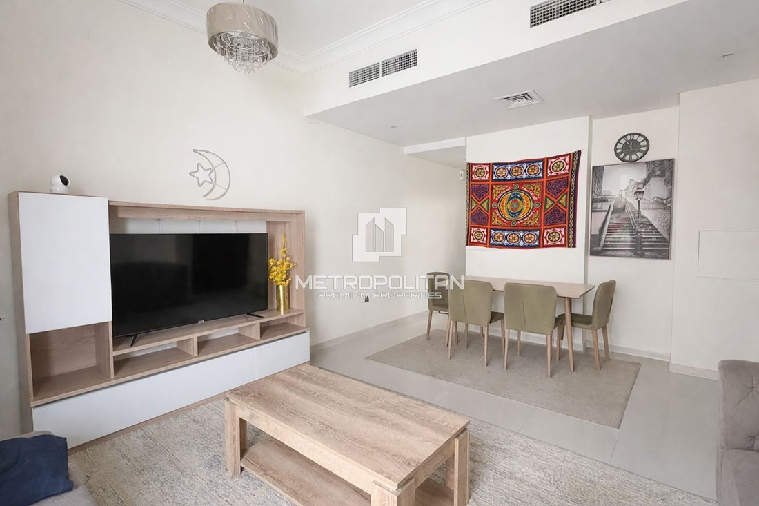 Townhouse in Damac Hills 2, Dubai, United Arab Emirates 4 - 16832127