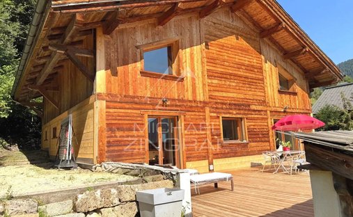 Chalet in Flumet, Auvergne-Rhône-Alpes, France 1
