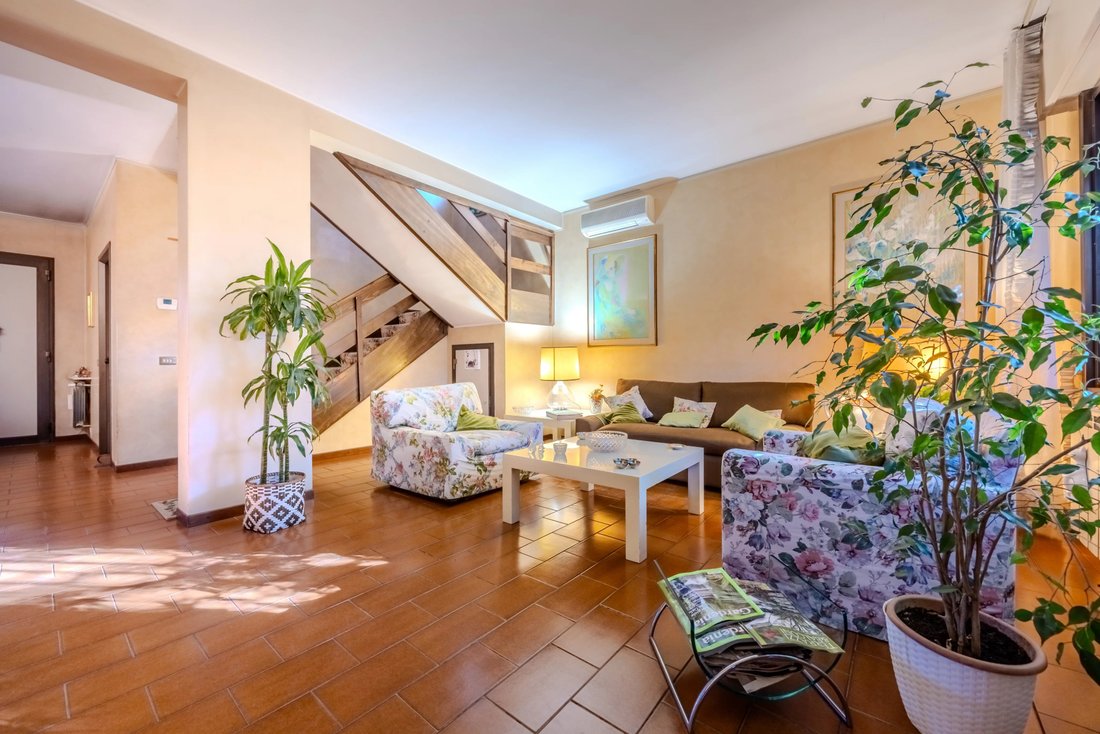 Villa in Arese, Lombardy, Italy 3 - 16832643