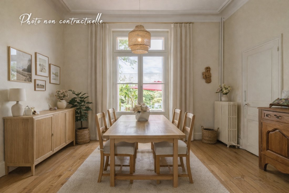 Estate in Saint-Etienne-de-Chigny, Centre-Val de Loire, France 4 - 16463149