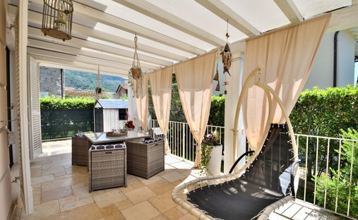 Villa in Pietrasanta, Tuscany, Italy 1