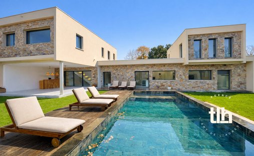 House in Assas, Occitania, France 1