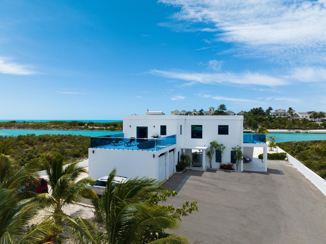 House in Long Bay Hills, Caicos Islands, Turks and Caicos Islands 2 - 16833412