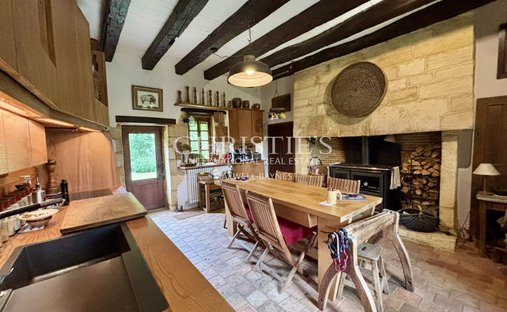 Castle for Sale in Sarlat-la-Canéda, Nouvelle-Aquitaine, France