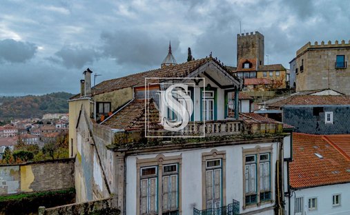 House in Almacave, Viseu District, Portugal 1