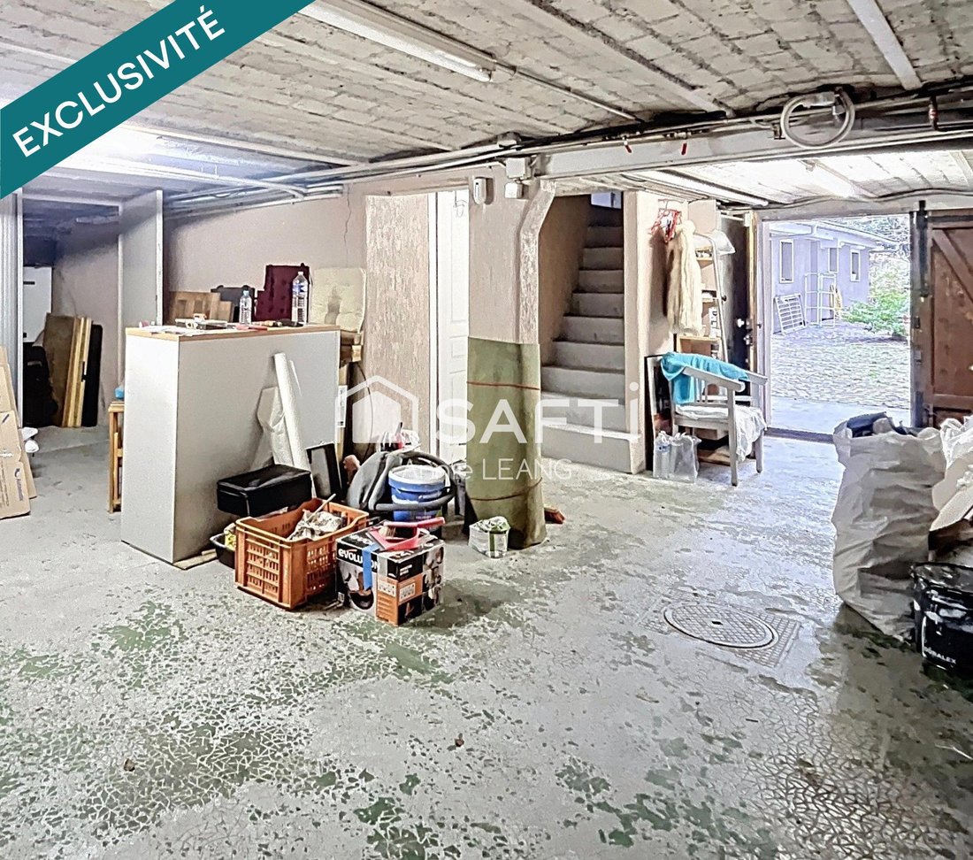 House in Arrondissement of Bobigny, Ile-de-France, France 3 - 16839568