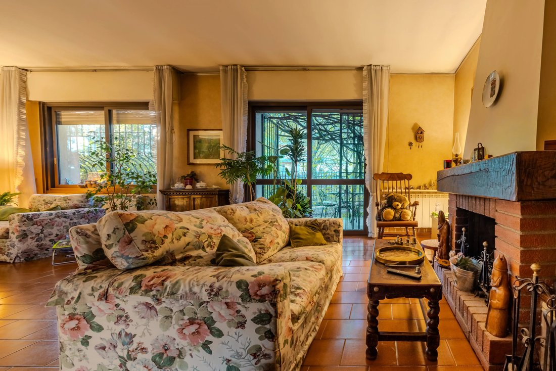 Villa in Arese, Lombardy, Italy 5 - 16832643