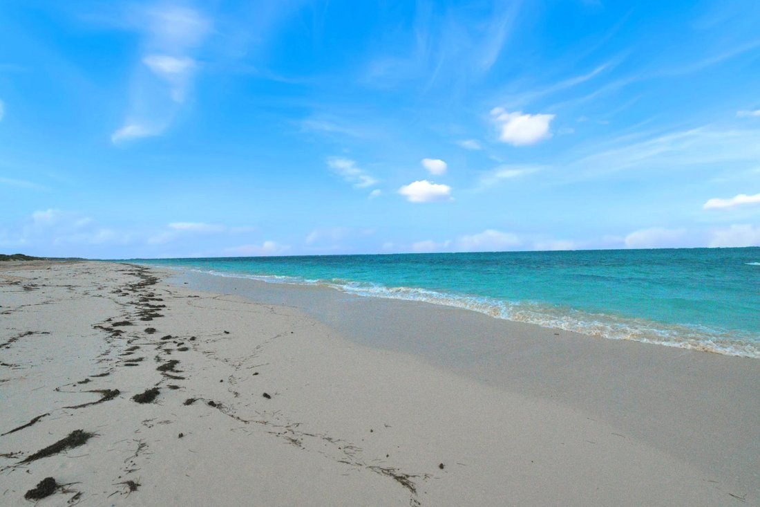 Land in Cockburn Harbour, Caicos Islands, Turks and Caicos Islands 3 - 16833496