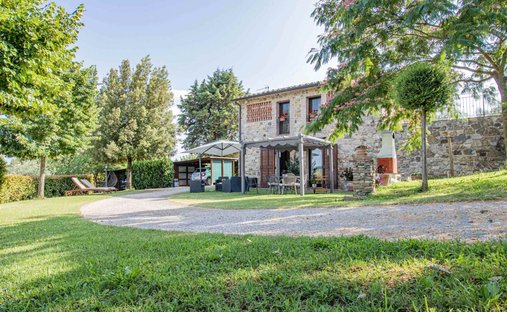 Castle for Sale in Casa Vannini, Tuscany, Italy