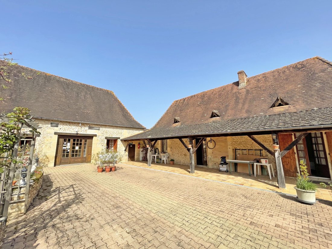 Estate in La Douze, Nouvelle-Aquitaine, France 2 - 16837630