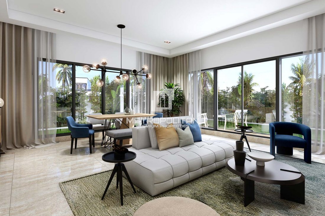 Villa in Dubai, United Arab Emirates 1 - 16835424