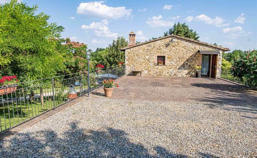 Castle for Sale in Casa Vannini, Tuscany, Italy