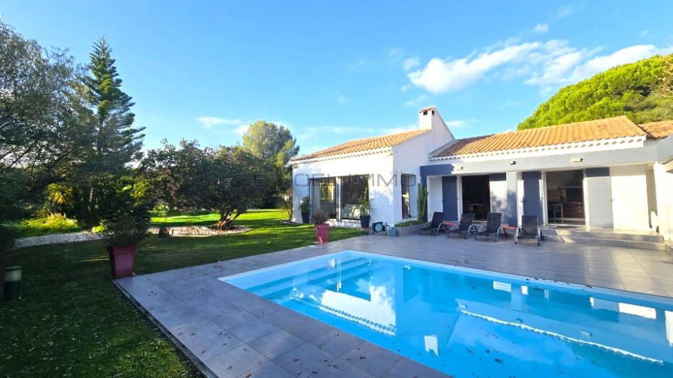 Villa in Centre Ville, Carqueiranne, France 5 - 16831313